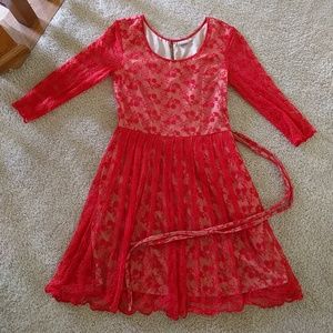 Red lace 1/2 sleeve dress
